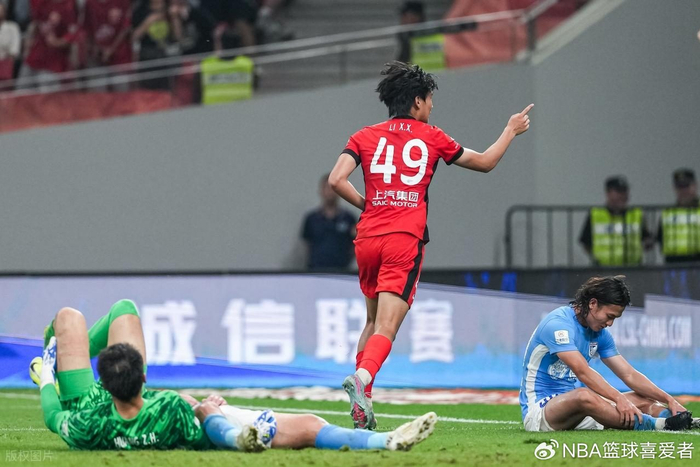 来真的？德甲名门追求中国男足新星，转会费超300万，不是王钰栋|门兴|上海海港|门兴格拉德巴赫|李新翔|港队_新浪体育_新浪新闻